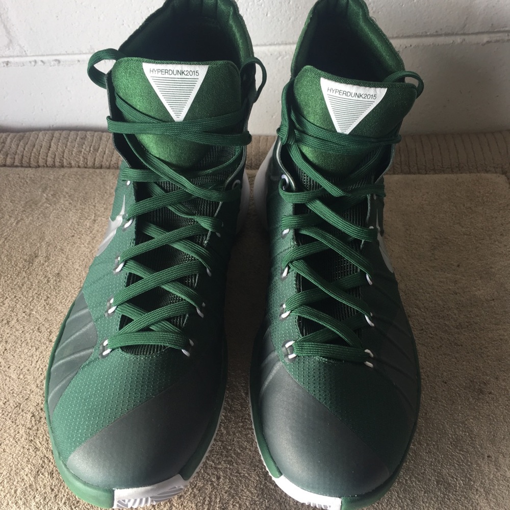 Hyper dunks